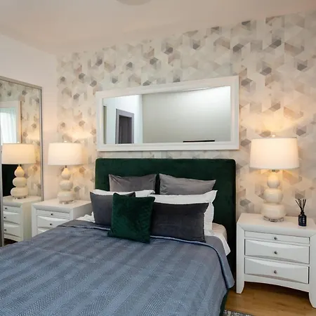 Metropole Royal Ateneum דירה