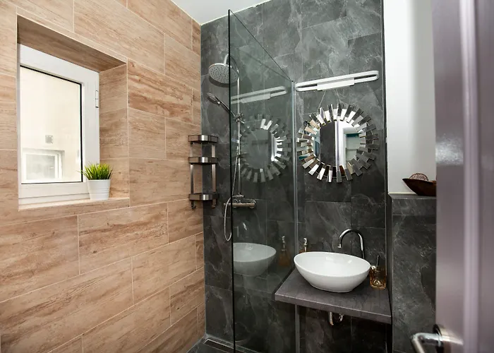 Metropole Royal Ateneum Апартаменти *